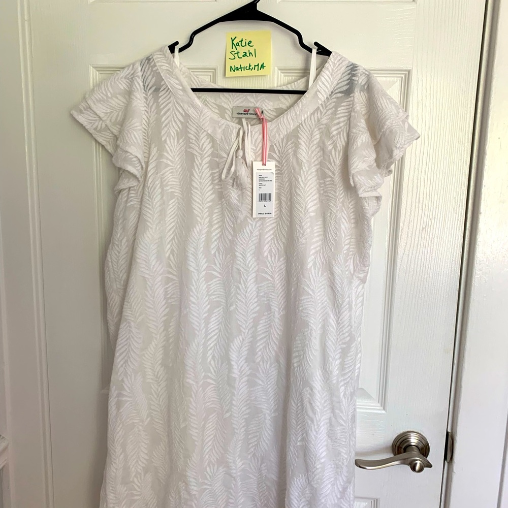 Vineyard Vines dress. NWT. Large